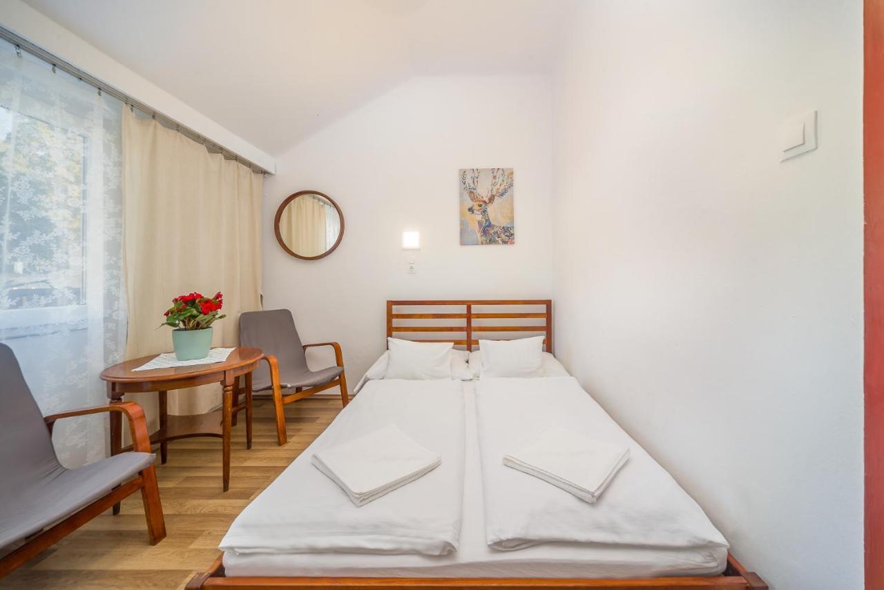 Lipicai Hotel Es Etterem Szilvasvarad Bagian luar foto