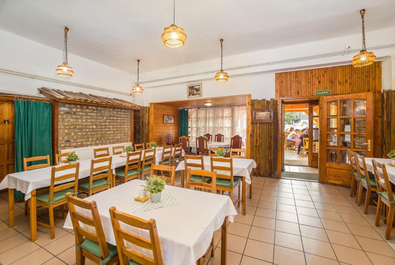 Lipicai Hotel Es Etterem Szilvasvarad Bagian luar foto