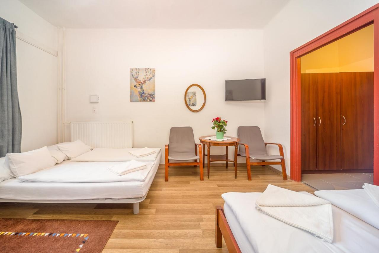 Lipicai Hotel Es Etterem Szilvasvarad Bagian luar foto