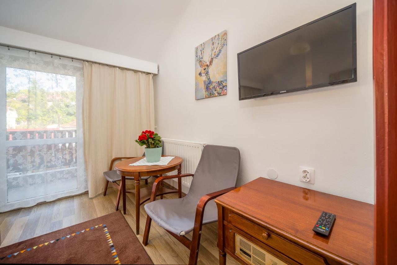 Lipicai Hotel Es Etterem Szilvasvarad Bagian luar foto
