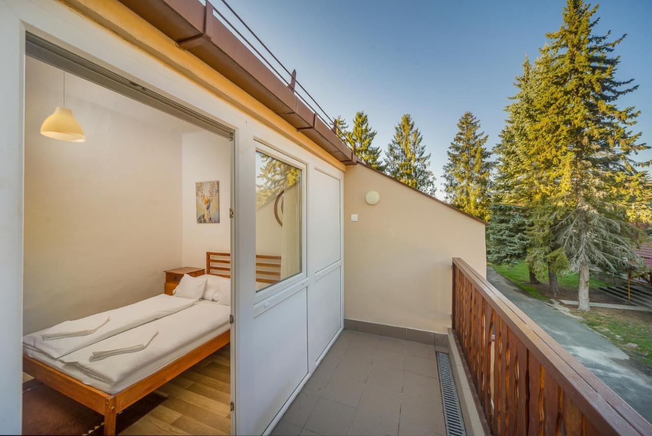 Lipicai Hotel Es Etterem Szilvasvarad Bagian luar foto
