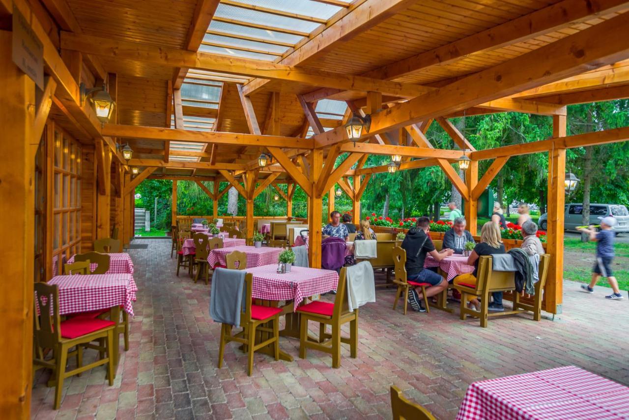 Lipicai Hotel Es Etterem Szilvasvarad Bagian luar foto